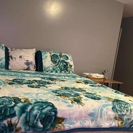 Divine Villa Guest House 65 Sherman 6Mins To Airport And 4Mins To Penn Station ニューアーク エクステリア 写真