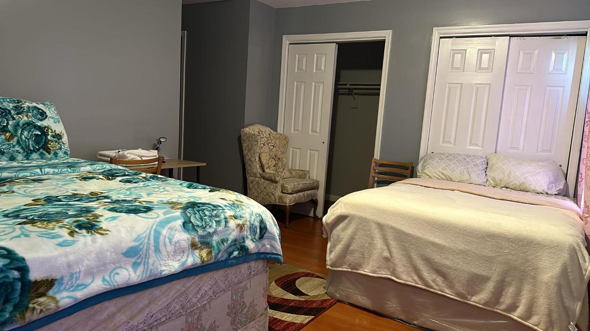 Divine Villa Guest House 65 Sherman 6Mins To Airport And 4Mins To Penn Station ニューアーク エクステリア 写真