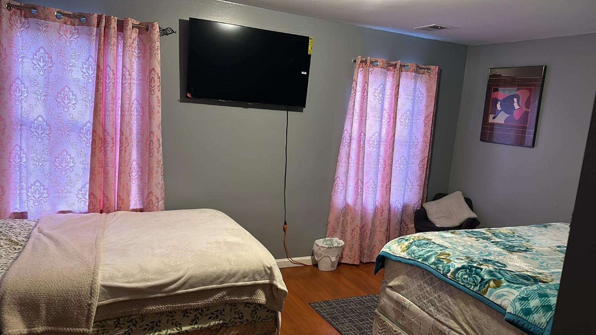 Divine Villa Guest House 65 Sherman 6Mins To Airport And 4Mins To Penn Station ニューアーク エクステリア 写真
